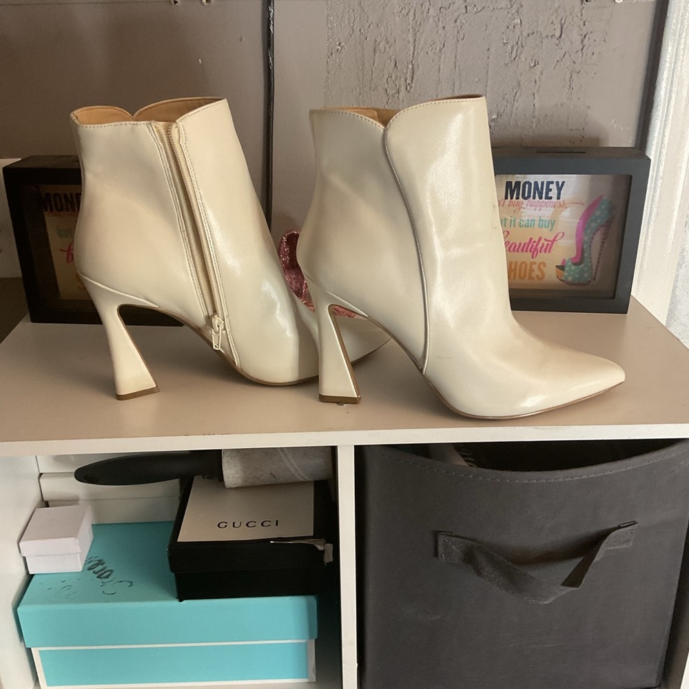 Nine West cream boots